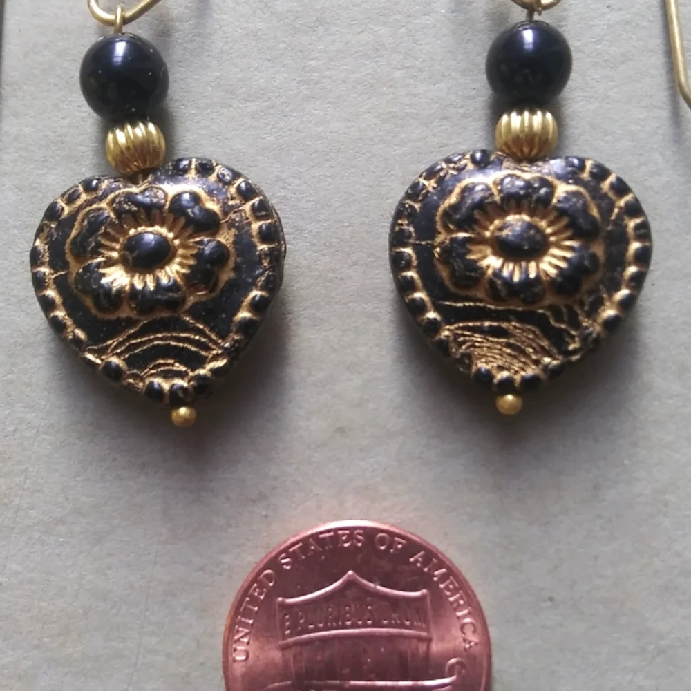 Sweet Black Heart and Onyx Earrings - Picture 3 of 3